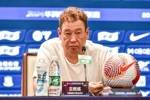 新外援前锋加盟？斯卢茨基回应：不是我负责的范围，耐心等待官宣
