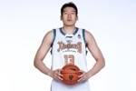 李炎哲晒定妆照：新赛季开始 我准备好咯 新疆男篮 猛虎下天山